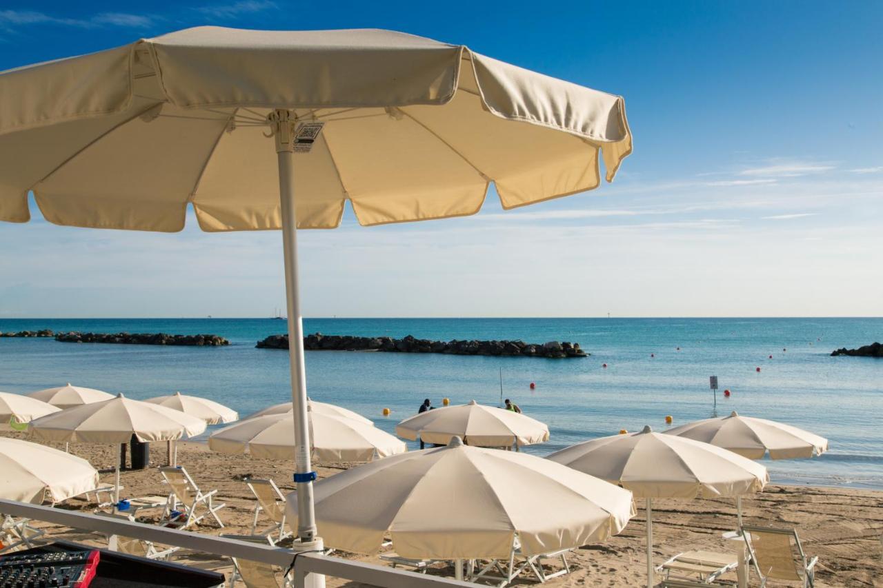 Hotel Duca Degli Abruzzi Montesilvano Marina Екстериор снимка