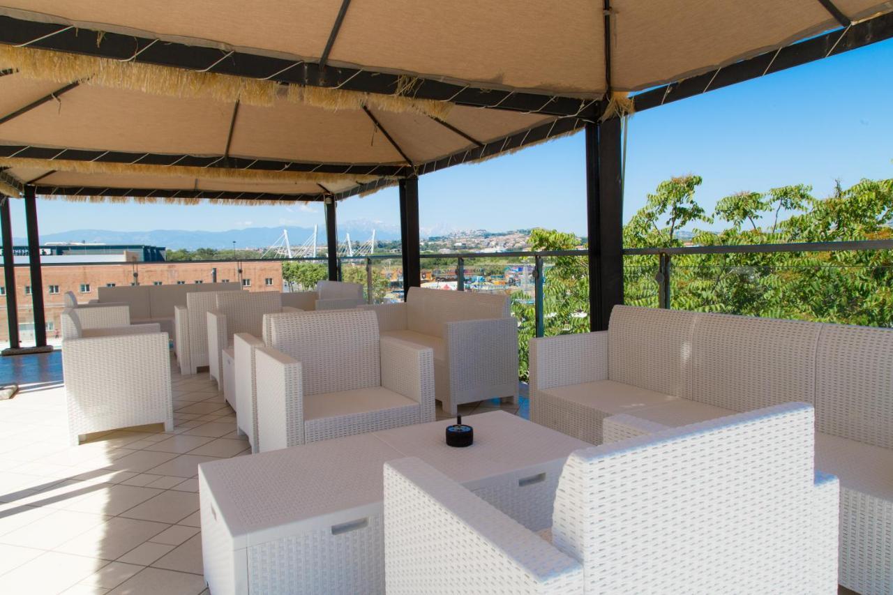 Hotel Duca Degli Abruzzi Montesilvano Marina Екстериор снимка