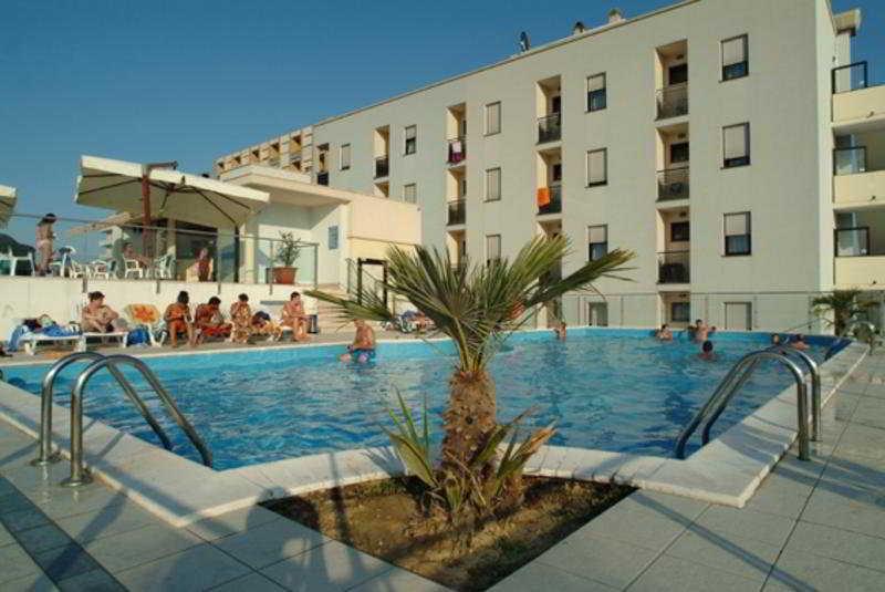 Hotel Duca Degli Abruzzi Montesilvano Marina Екстериор снимка