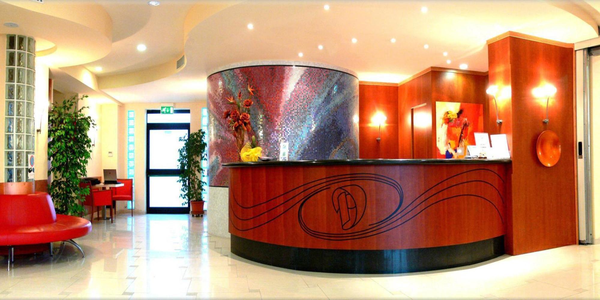 Hotel Duca Degli Abruzzi Montesilvano Marina Екстериор снимка